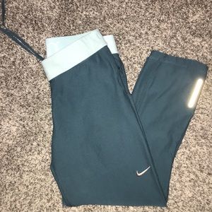 Nike Crop Leggings